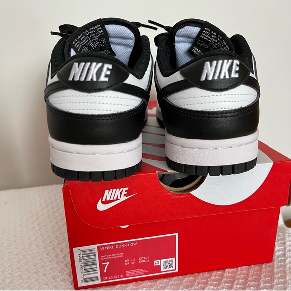 Nike Dunk Low, black and white, Panda, women’s size 7 - Picture 2 of 9